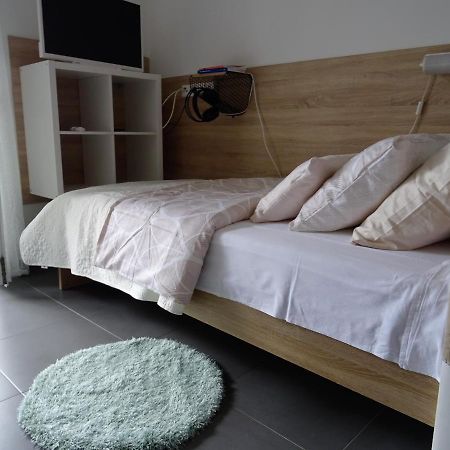 Apartments Topic 닌 외부 사진