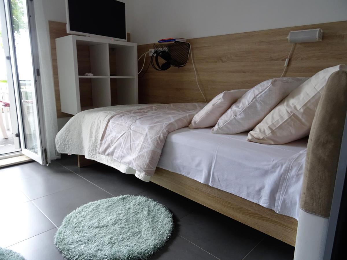 Apartments Topic 닌 외부 사진