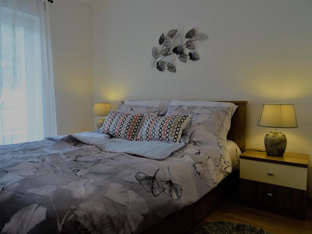 Apartments Topic 닌 외부 사진