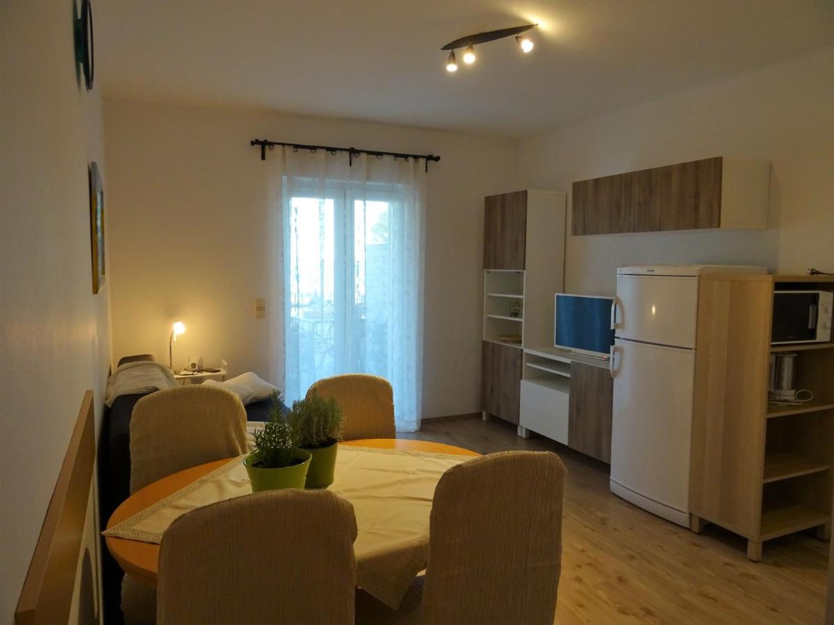 Apartments Topic 닌 외부 사진