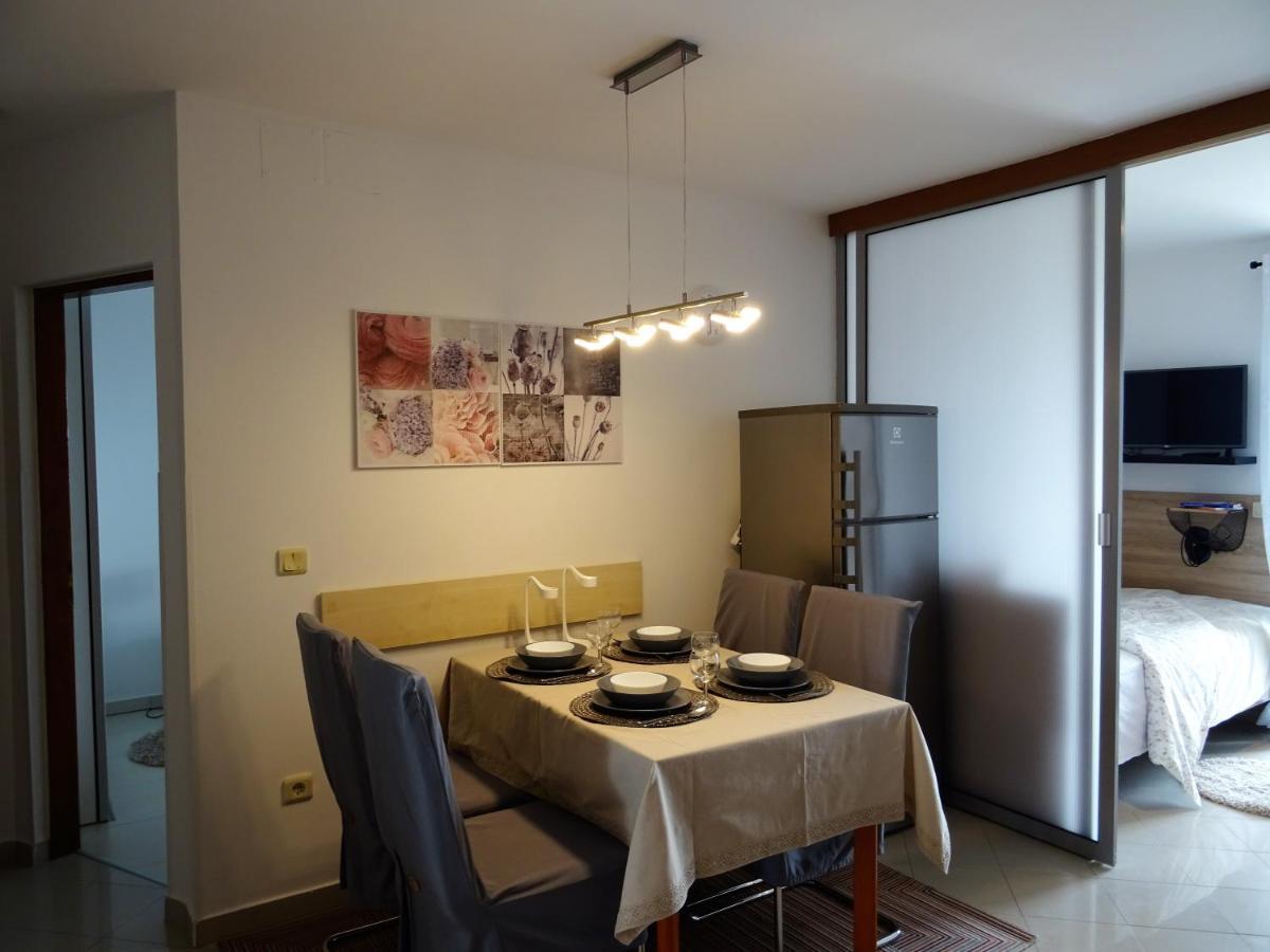Apartments Topic 닌 외부 사진