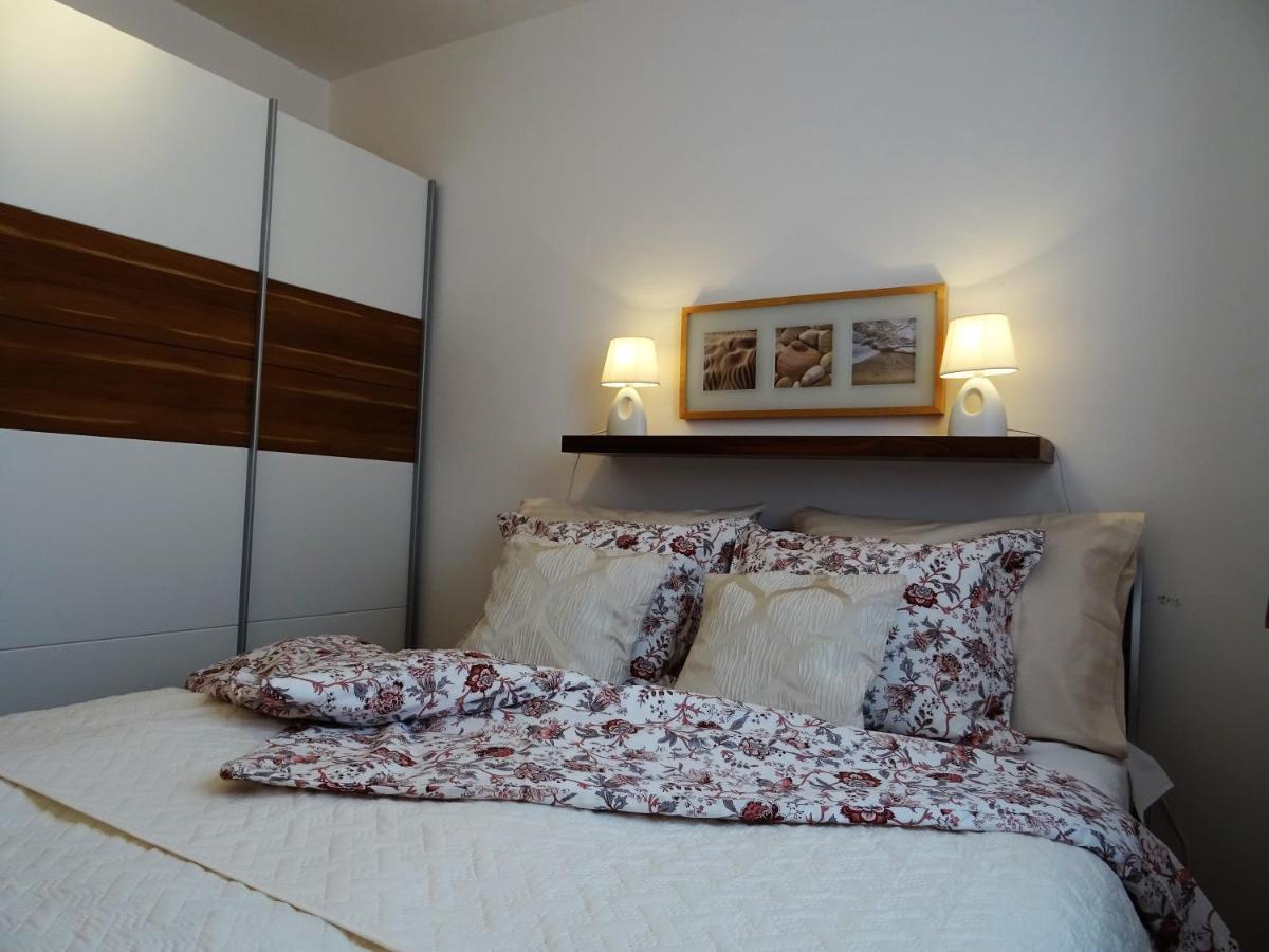 Apartments Topic 닌 외부 사진
