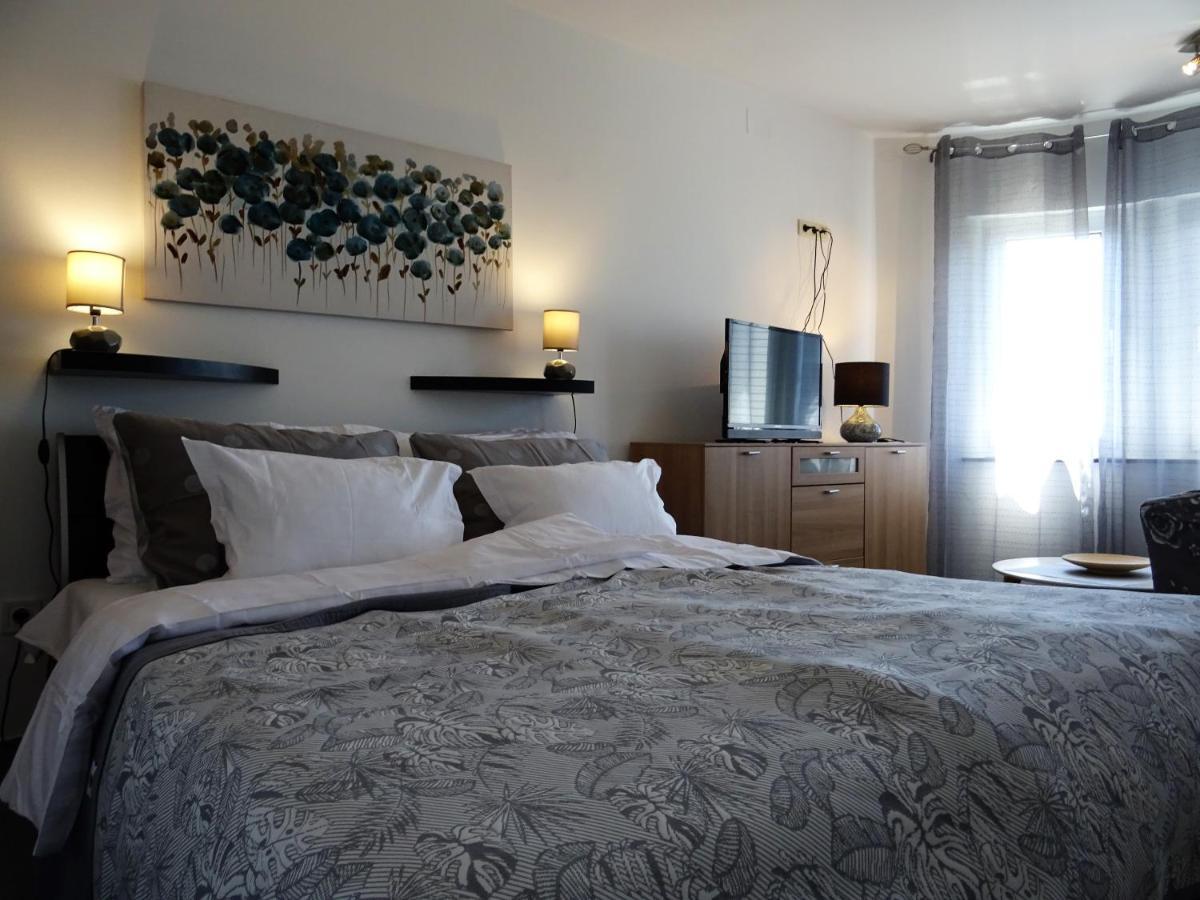 Apartments Topic 닌 외부 사진